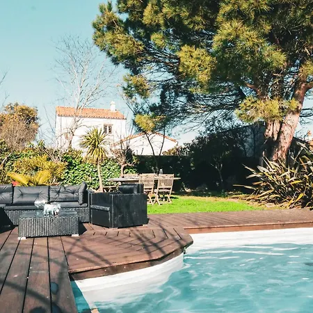 Belle Maison De Avec Piscine - 8 Personnes